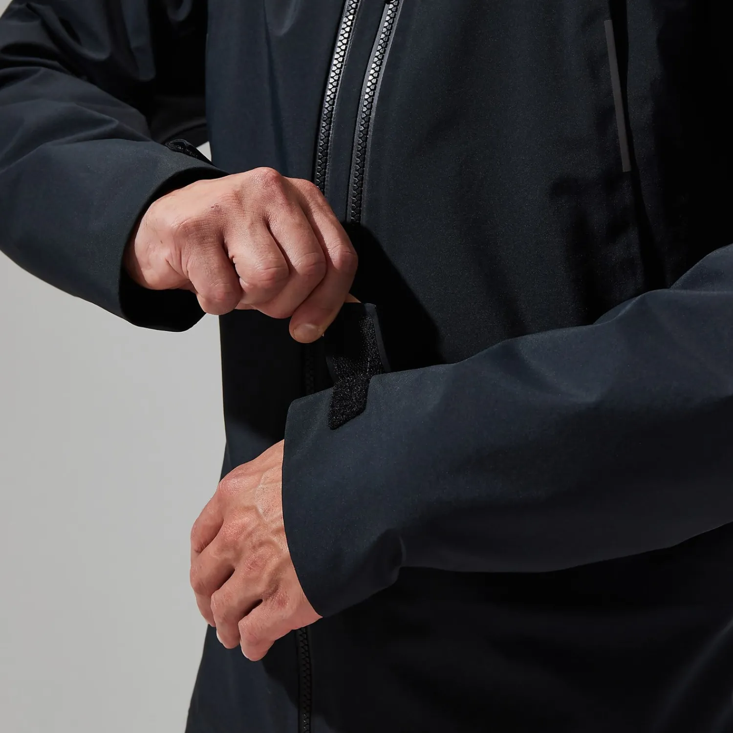 Berghaus Men's MTN Seeker GTX Jacket - Black Hot