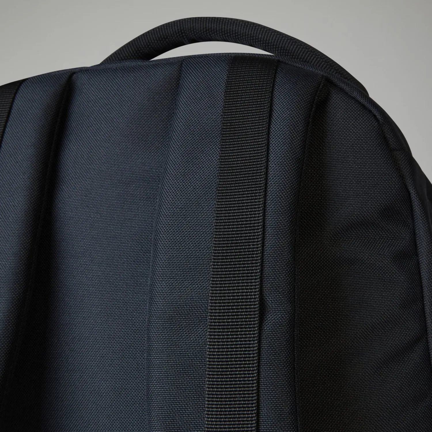 Berghaus Unisex Logo Recognition 25 Bag - Black/Grey Outlet