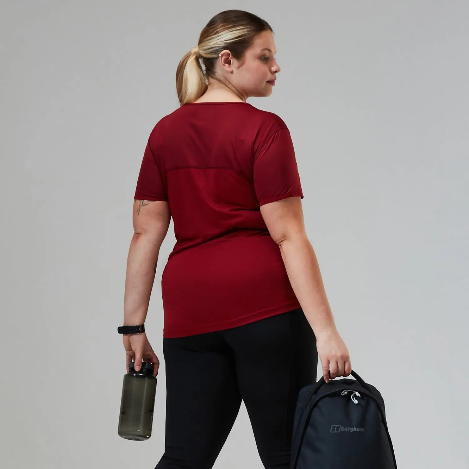 Berghaus Women's Voyager Tech Tee Super Stretch Crew - Dark Red Fashion