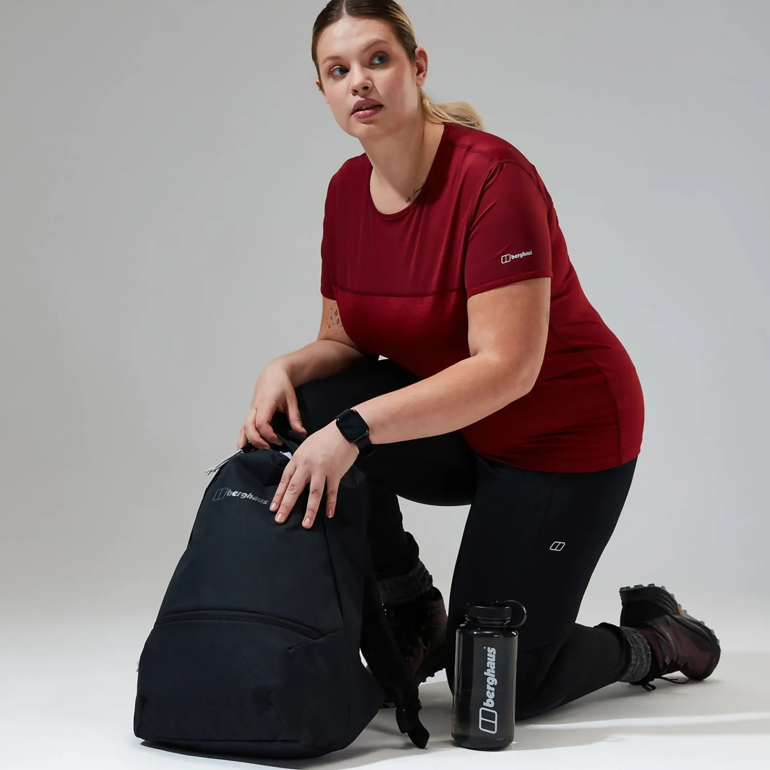 Berghaus Women's Voyager Tech Tee Super Stretch Crew - Dark Red Fashion